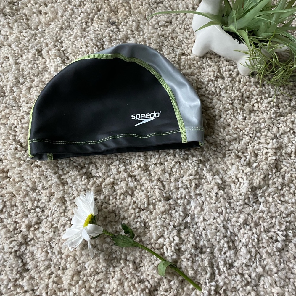Speedo athletic swimming cap and swim wear
#cap #speedo #hat #swimwear…